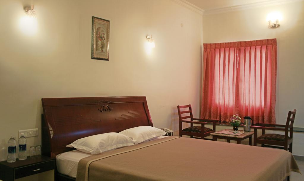 Kumararraja Palace Yelagiri Room photo